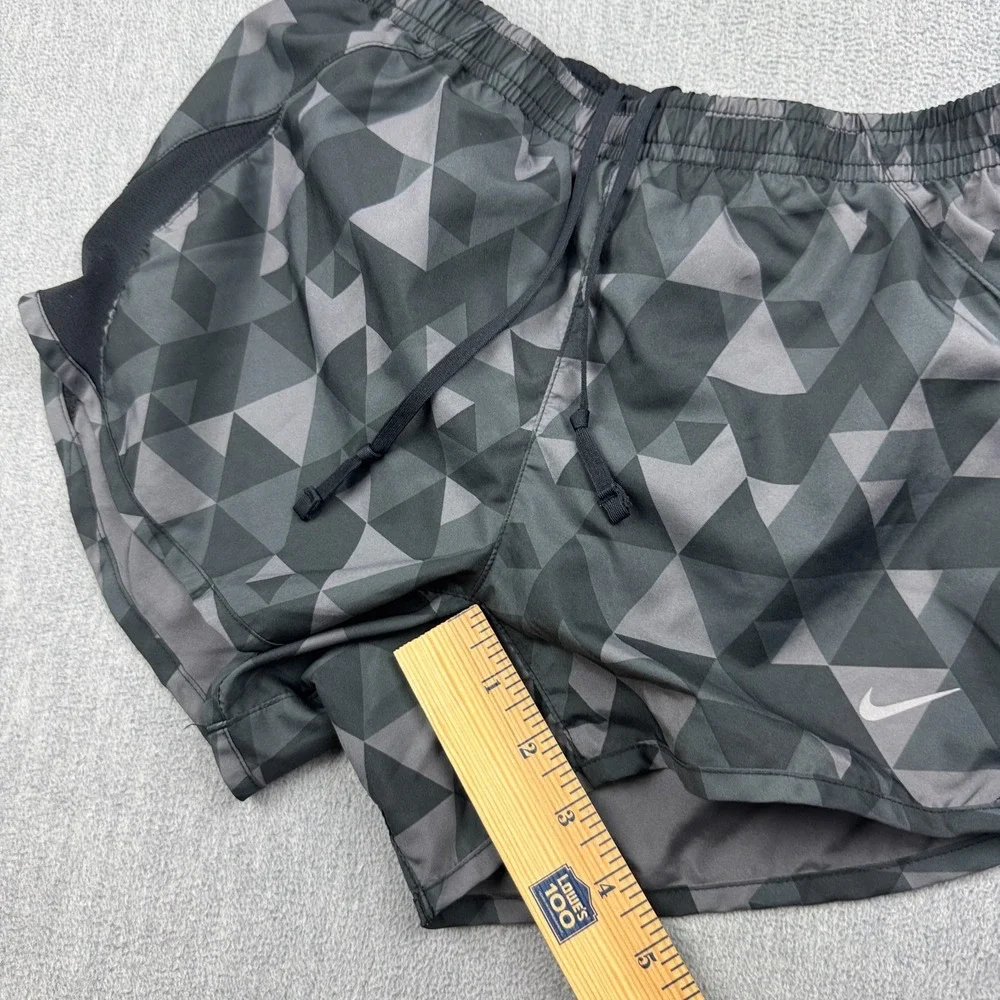 Nike Shorts Womens XS Gray Geometric Dri Fit Tempo Running Athletic Workout Gym